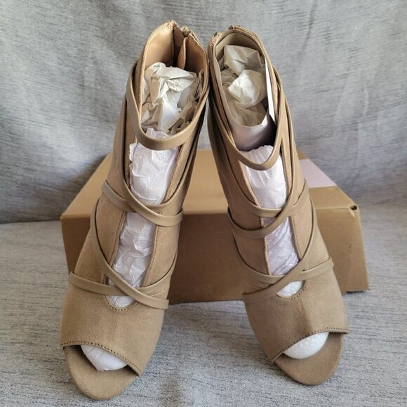 Journee Collection Women's Samara Bootie - Picture 2 of 6